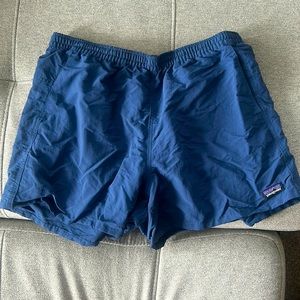 Patagonia womens 5 inch baggies. size large